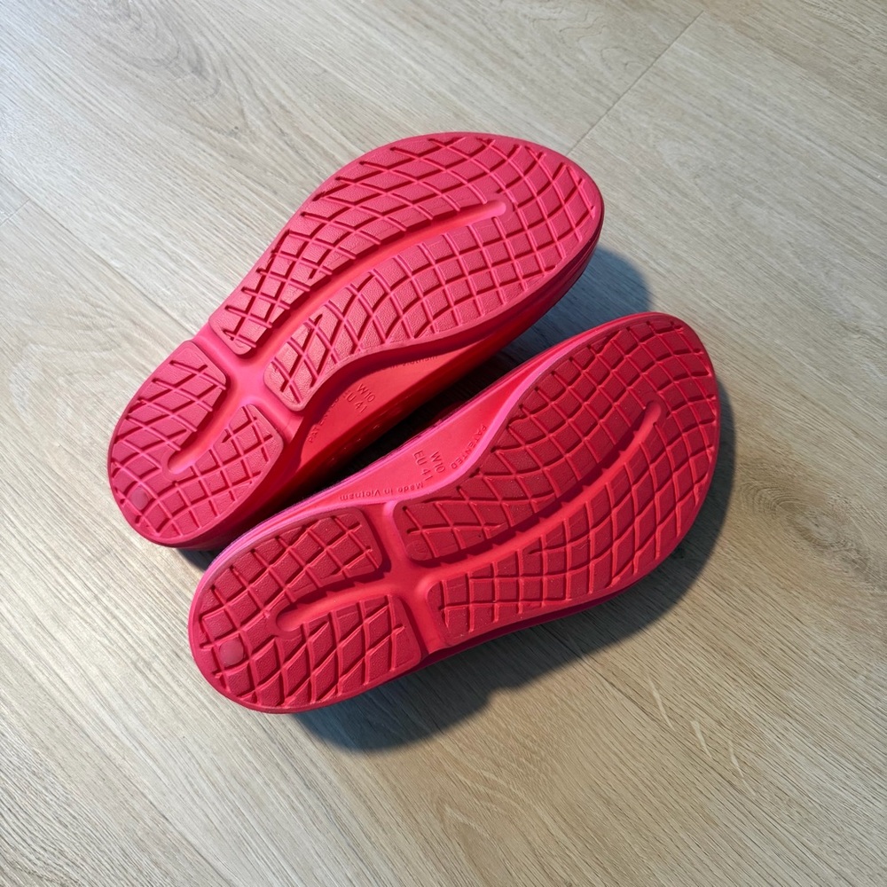 Oofos Women’s OOmega OOlala Sandal - Picture 6 of 8